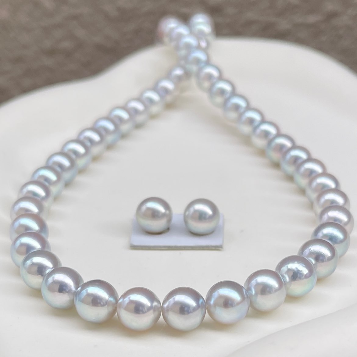 アコヤナチュラルブルーグレーネックレス7.5-8.0㎜サイズTOPELEGANT上品なテリを正面から見ている